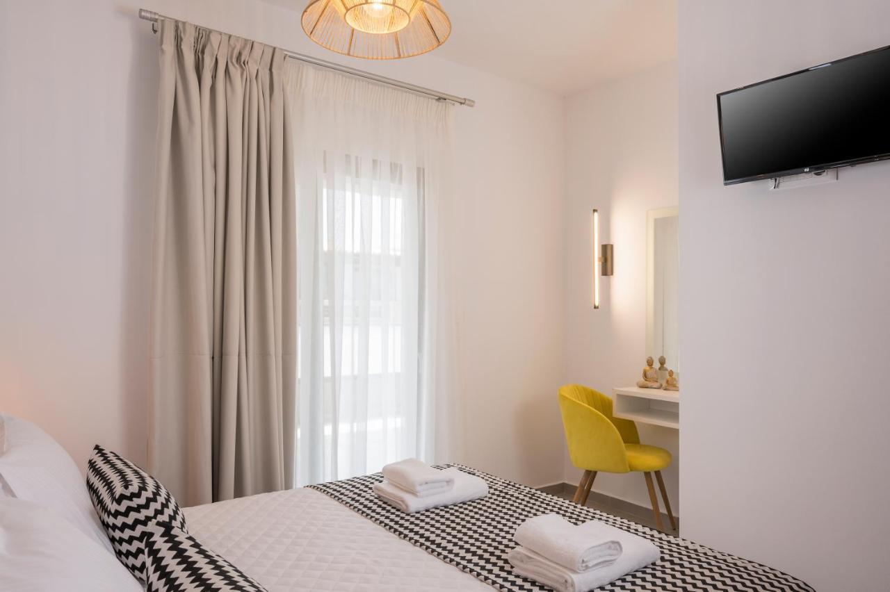 Indigo Blue Seaside Deluxe Apartments Kíssamos Esterno foto