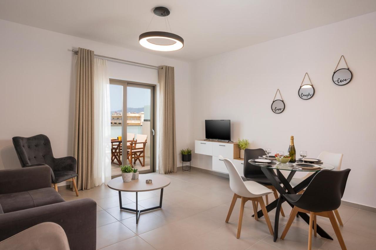 Indigo Blue Seaside Deluxe Apartments Kíssamos Esterno foto